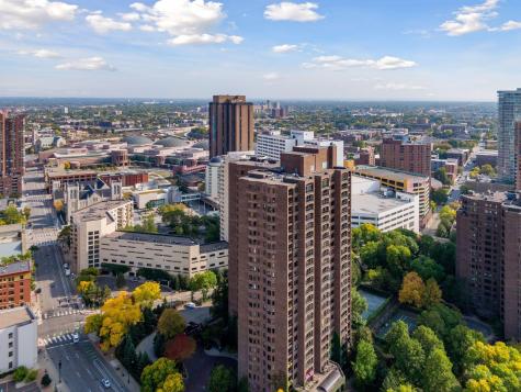 1201 Yale Place Minneapolis MN 55403