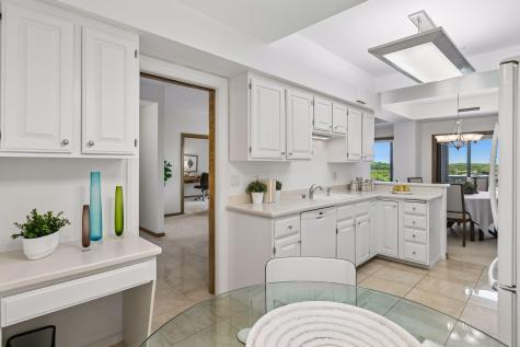 1201 Yale Place Minneapolis MN 55403