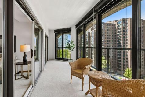 1201 Yale Place Minneapolis MN 55403