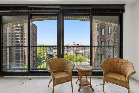 1201 Yale Place Minneapolis MN 55403