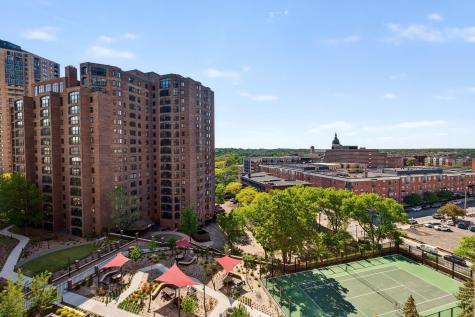 1201 Yale Place Minneapolis MN 55403