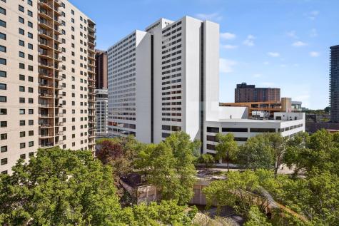 1201 Yale Place Minneapolis MN 55403