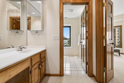 1201 Yale Place Minneapolis MN 55403