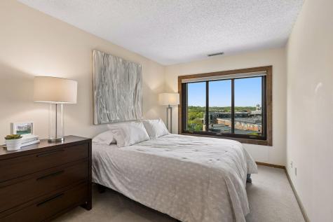 1201 Yale Place Minneapolis MN 55403