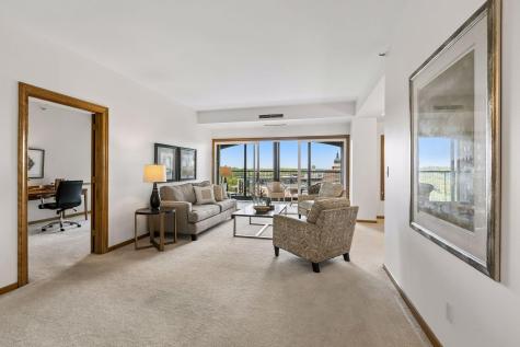 1201 Yale Place Minneapolis MN 55403
