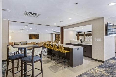 1201 Yale Place Minneapolis MN 55403