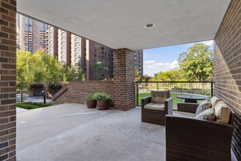 1201 Yale Place Minneapolis MN 55403