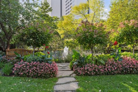 1201 Yale Place Minneapolis MN 55403