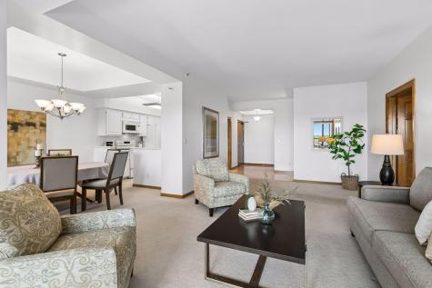 1201 Yale Place Minneapolis MN 55403