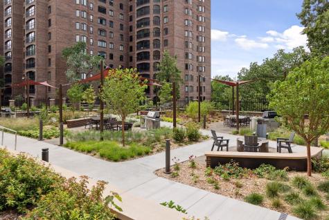 1201 Yale Place Minneapolis MN 55403