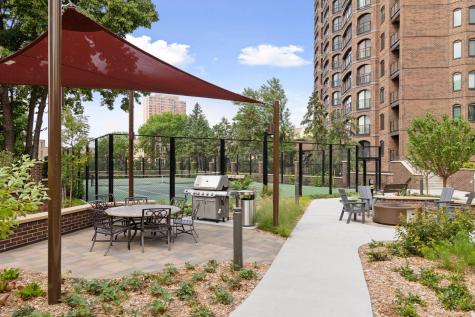 1201 Yale Place Minneapolis MN 55403