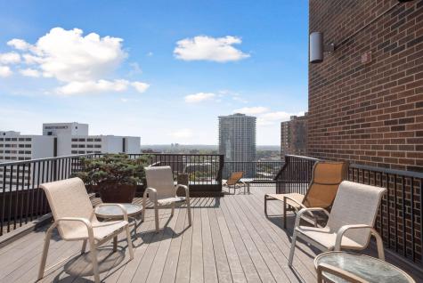 1201 Yale Place Minneapolis MN 55403