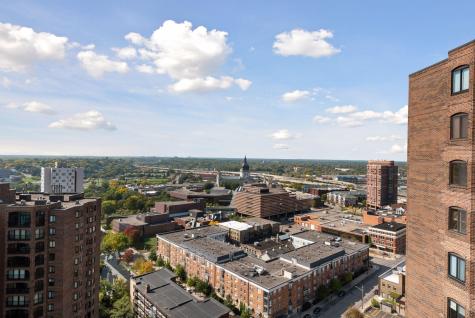 1201 Yale Place Minneapolis MN 55403