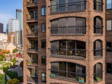 1201 Yale Place Minneapolis MN 55403