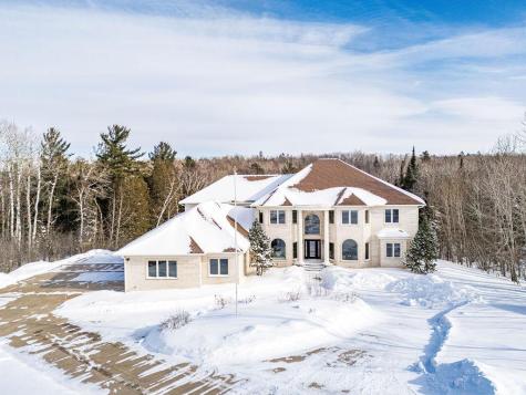 1944 Chinook Drive Duluth MN 55811