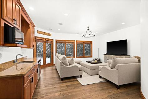 1944 Chinook Drive Duluth MN 55811