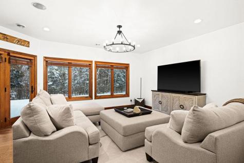 1944 Chinook Drive Duluth MN 55811