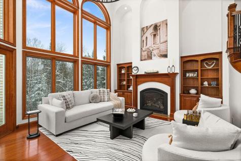 1944 Chinook Drive Duluth MN 55811