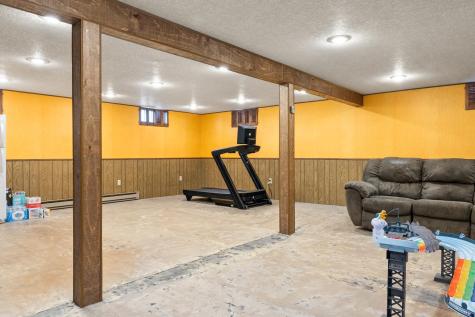 306 6th Street E Finley ND 58230