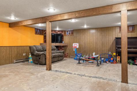 306 6th Street E Finley ND 58230