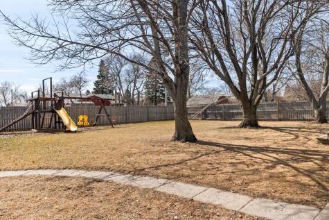 306 6th Street E Finley ND 58230