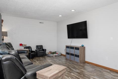 306 6th Street E Finley ND 58230