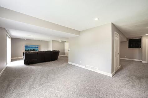 4909 Rusten Road Eagan MN 55122