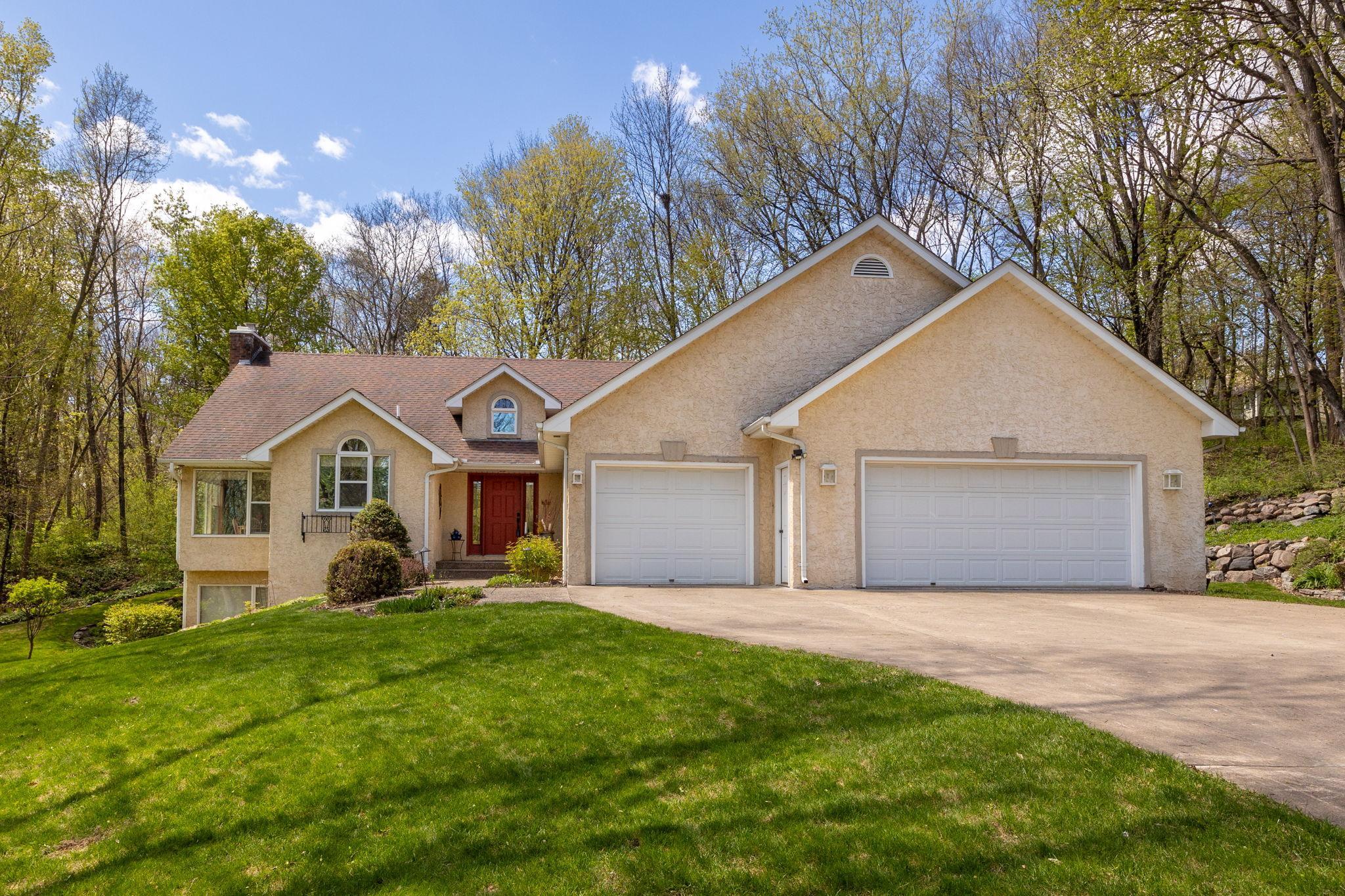 1360 Parkview Drive Chaska MN 55318