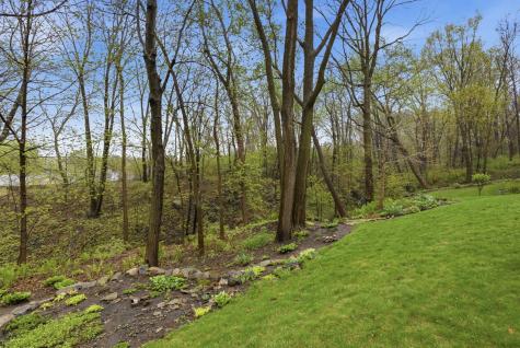 1360 Parkview Drive Chaska MN 55318