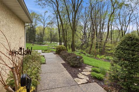 1360 Parkview Drive Chaska MN 55318