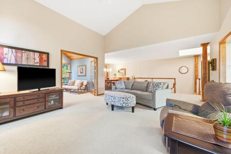 1360 Parkview Drive Chaska MN 55318