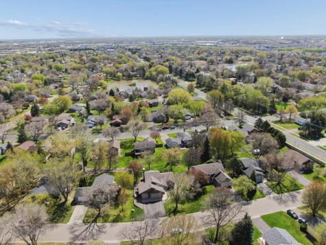 8922 Quinwood Lane N Maple Grove MN 55369