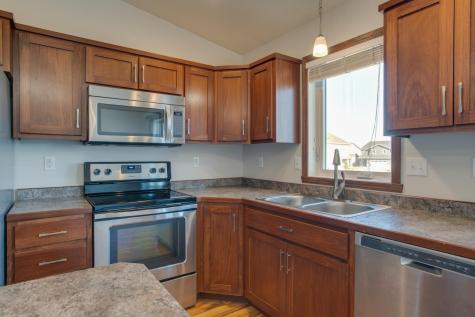 6193 56th Avenue S Fargo ND 58104