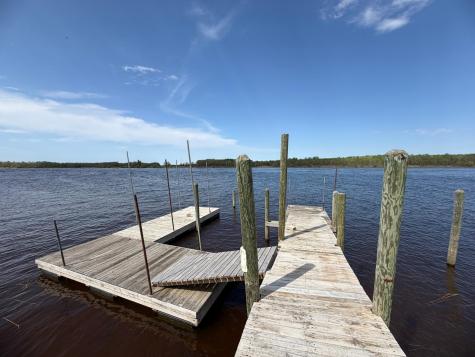 1377 Riverside Drive NW Baudette MN 56623