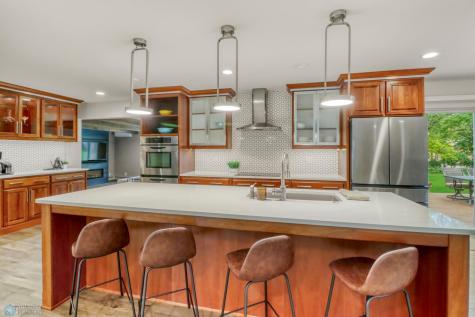 97 19 Avenue N Fargo ND 58102