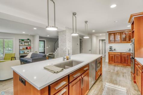 97 19 Avenue N Fargo ND 58102