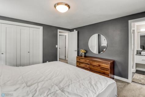 97 19 Avenue N Fargo ND 58102