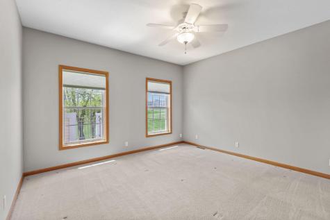 551 Holly Lane N Oakdale MN 55128