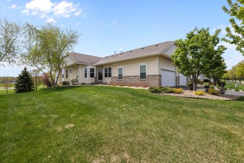 551 Holly Lane N Oakdale MN 55128