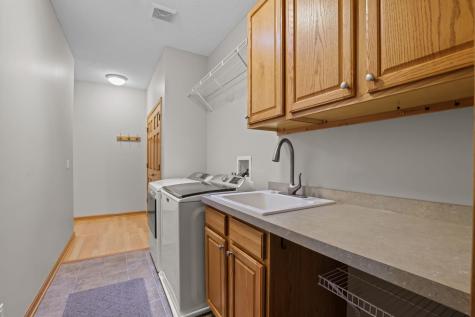 551 Holly Lane N Oakdale MN 55128