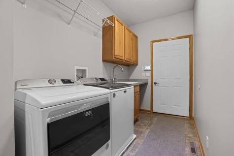 551 Holly Lane N Oakdale MN 55128
