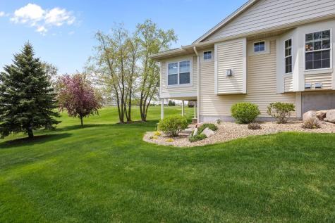 551 Holly Lane N Oakdale MN 55128