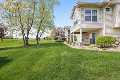 551 Holly Lane N Oakdale MN 55128
