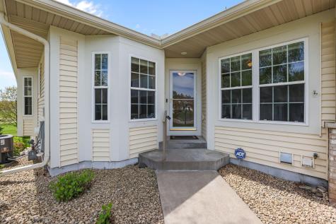 551 Holly Lane N Oakdale MN 55128