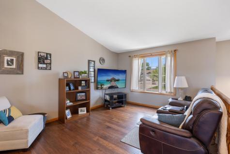 831 Beech Lane S Annandale MN 55302