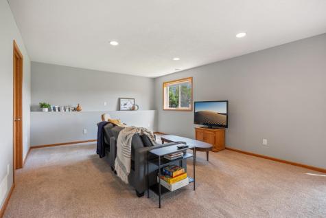 831 Beech Lane S Annandale MN 55302