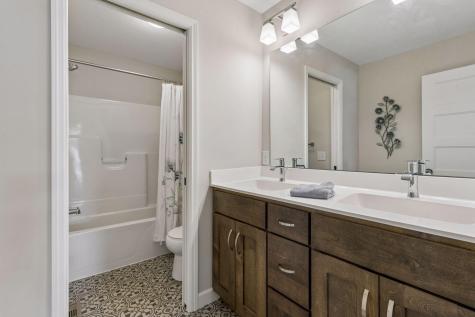 19702 Henning Avenue Lakeville MN 55044