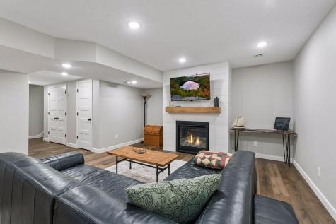 19702 Henning Avenue Lakeville MN 55044