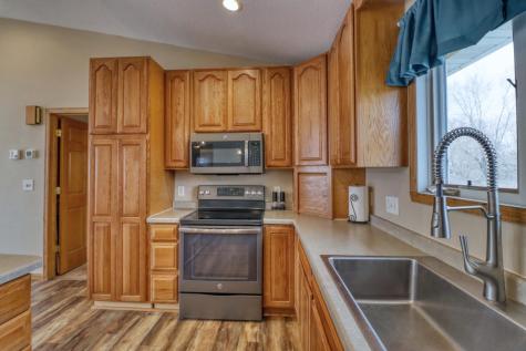 655 Christensen Court Mapleton ND 58059