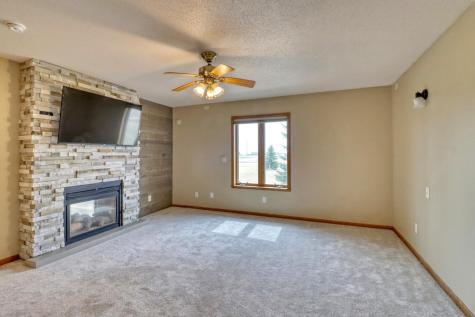 655 Christensen Court Mapleton ND 58059